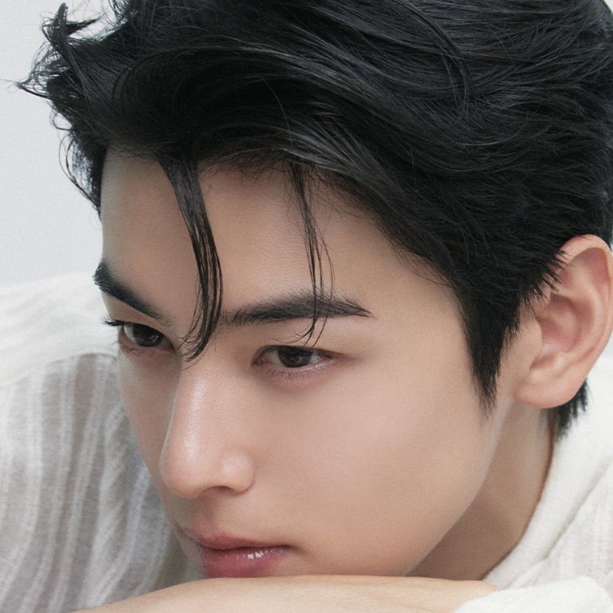 Foto aktivitas terbaru Eunwoo (ASTRO)