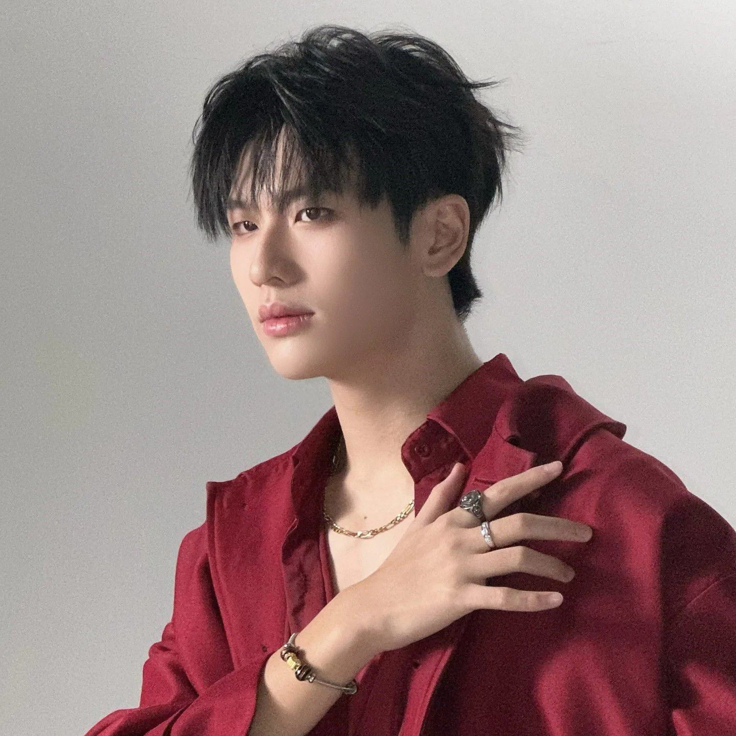 Behind-the-scenes cut of Shen (NexT1DE)