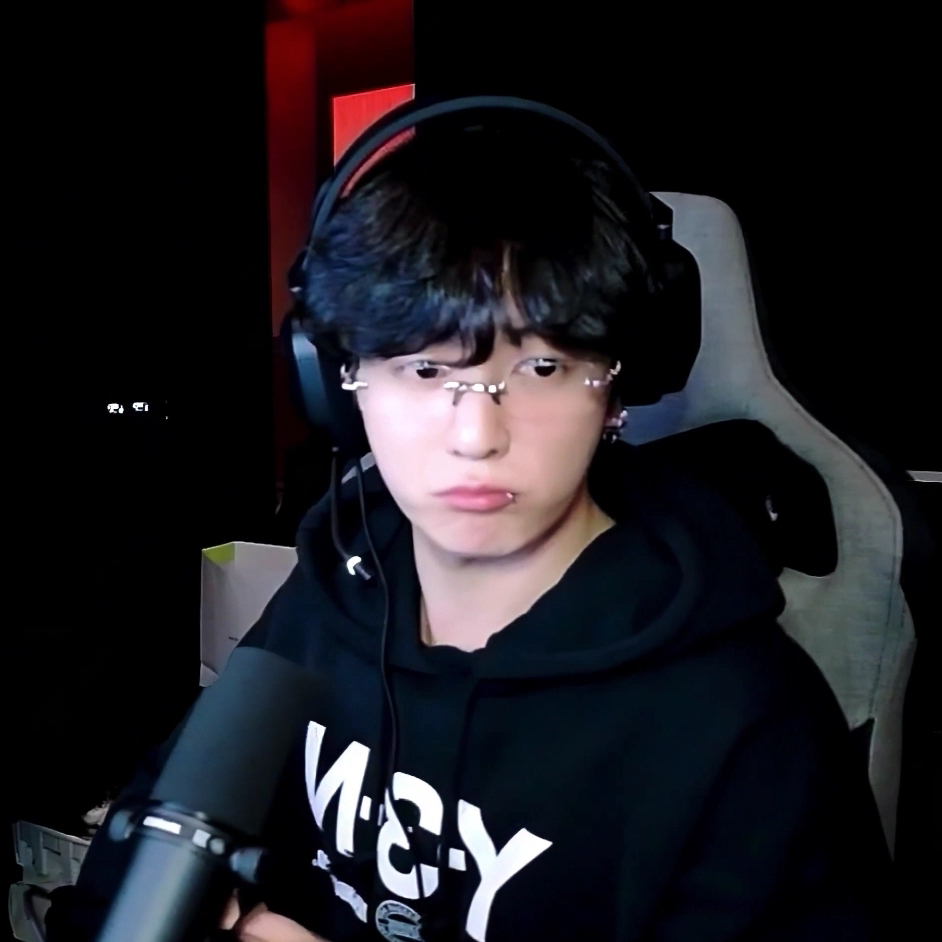 Momen yang diabadikan oleh penggemar Jungkook (BTS)