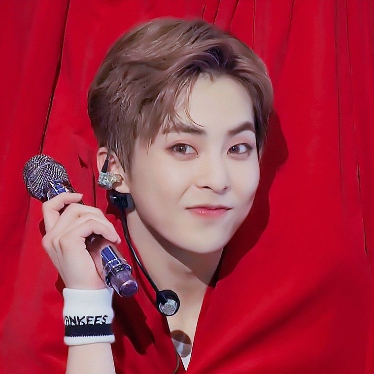 Behind-the-scenes cut of Xiumin (EXO)