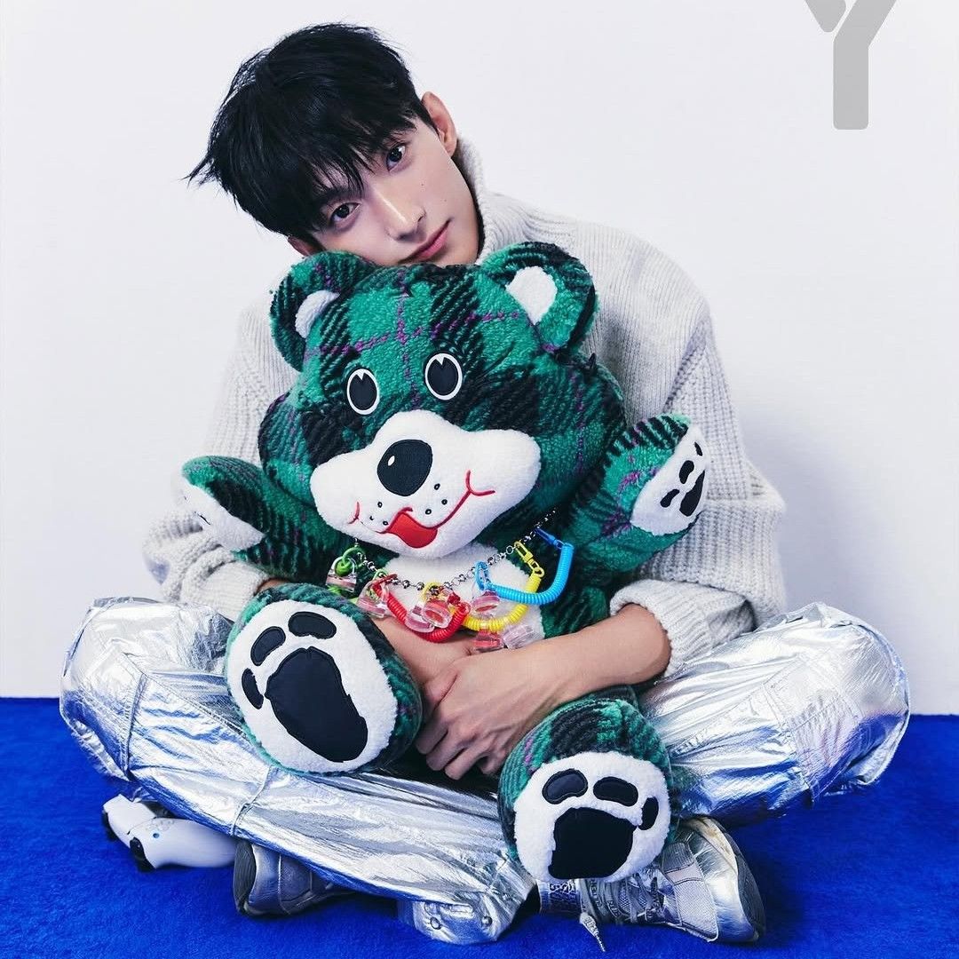 Behind-the-scenes cut of DK (SEVENTEEN)