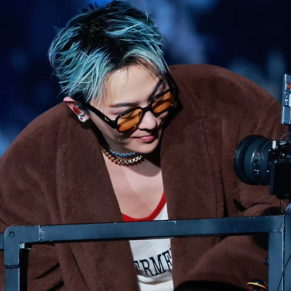 G-DRAGON (BIGBANG)の舞台裏ショット