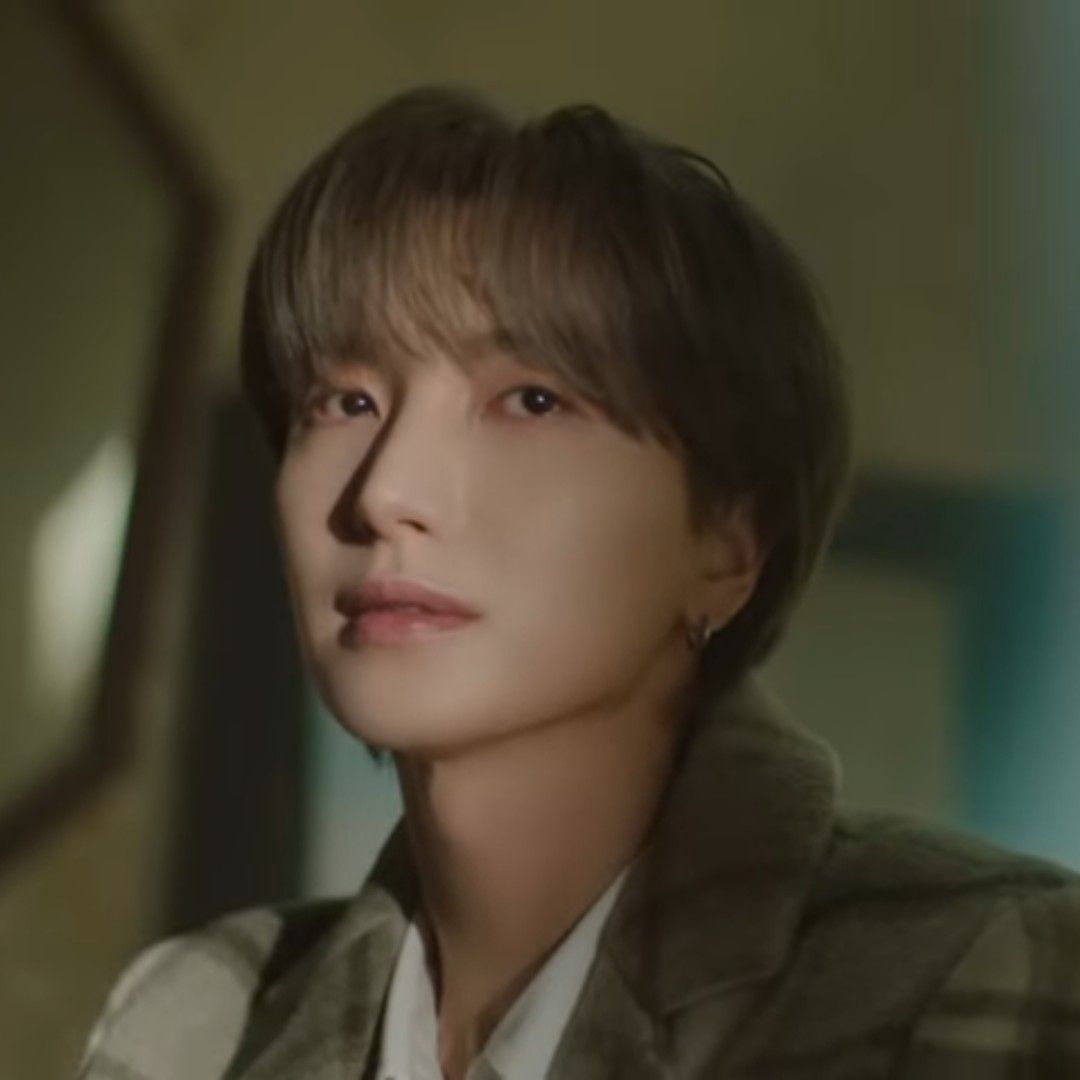 Latest photo of Leeteuk (Super Junior)