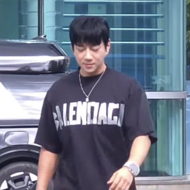 Recent activity shot of Hwang Chiyeol