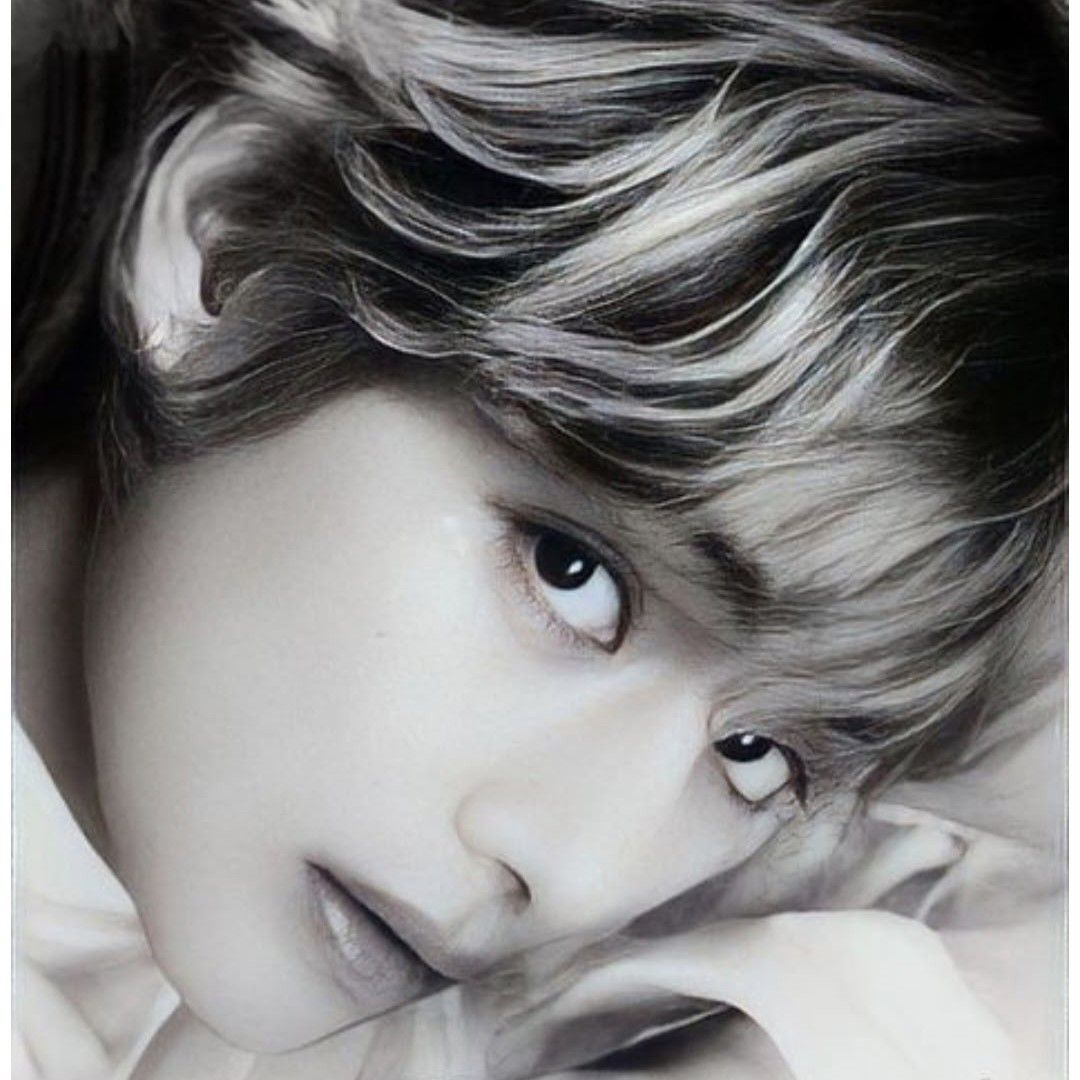 Foto terbaru V (BTS)