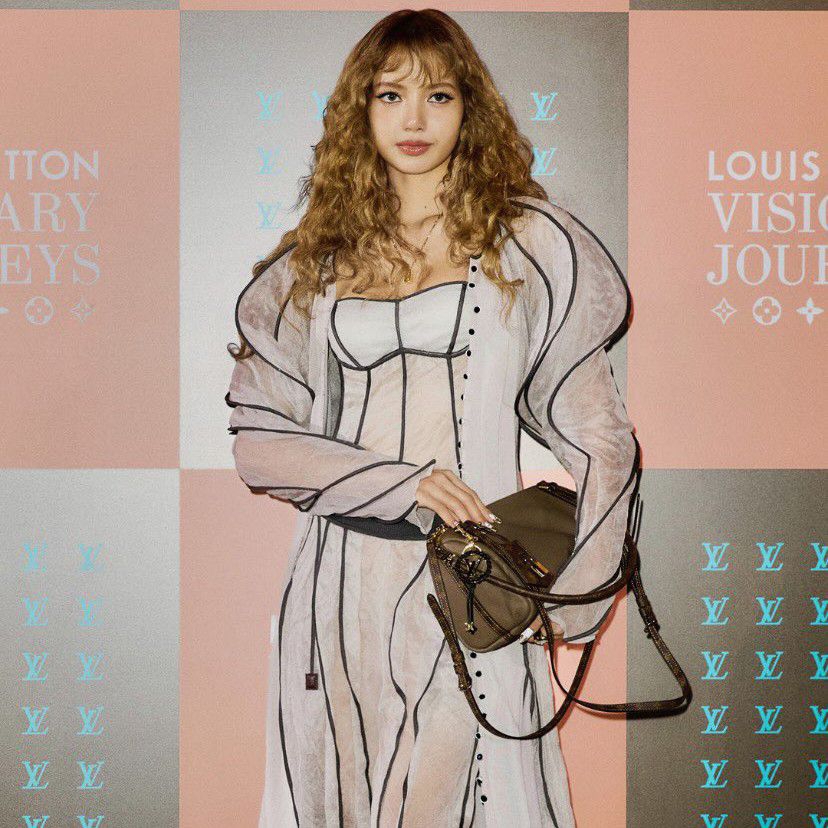 리사 (BLACKPINK)의 최신 사진