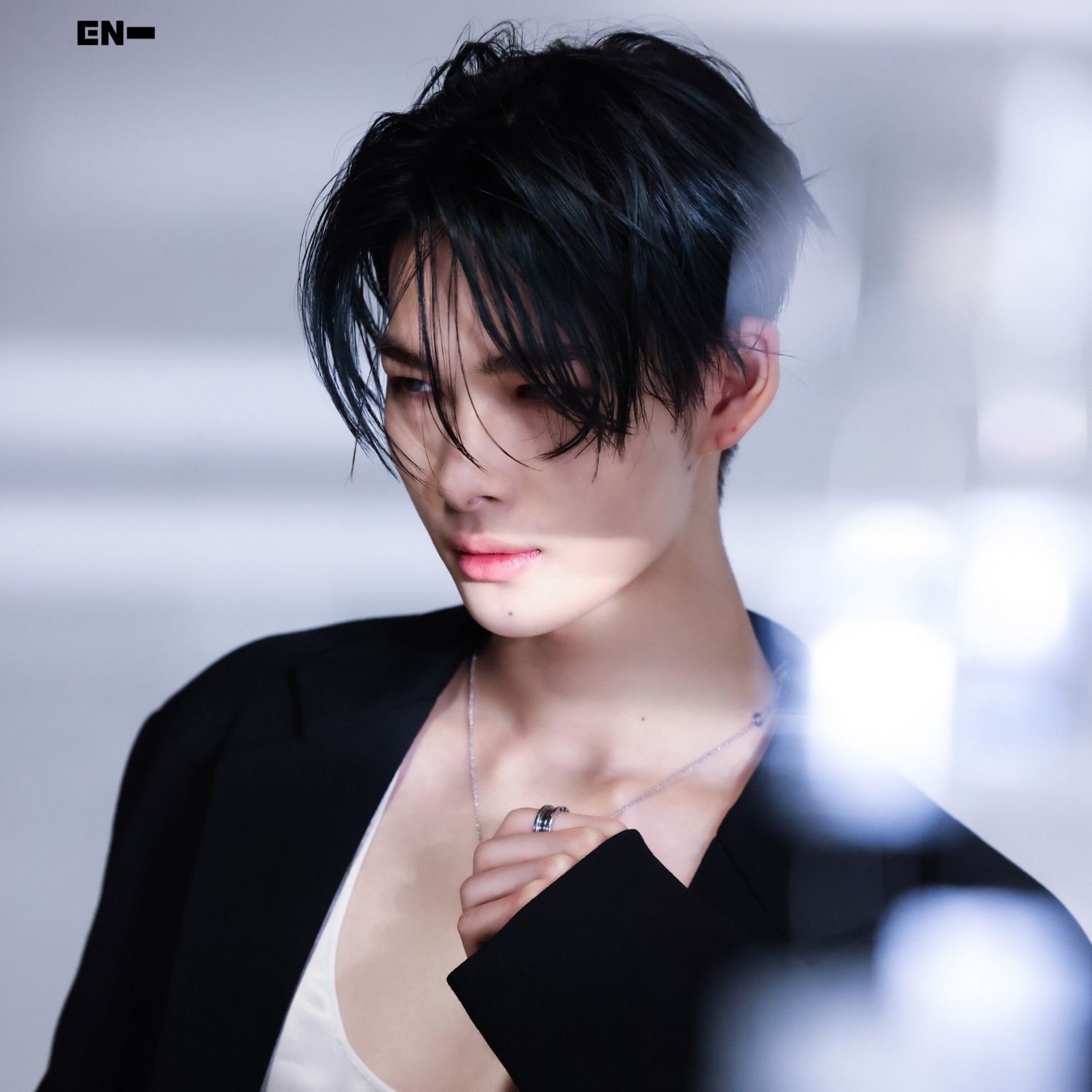 Behind-the-scenes cut of NI-KI (ENHYPEN)