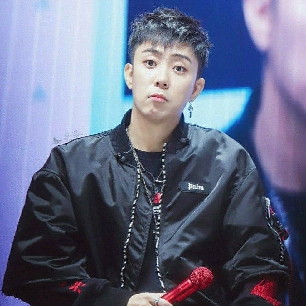 A moment captured by Eun Jiwon (SECHSKIES)'s fan