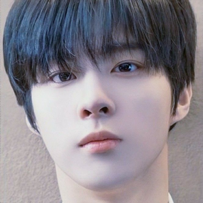 Momen yang diabadikan oleh penggemar Kim Wooseok