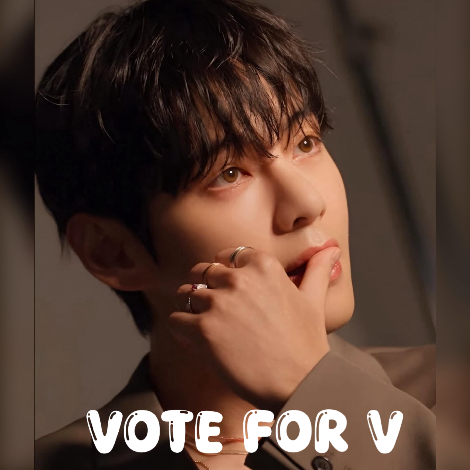 뷔 (방탄소년단)의 최신 사진