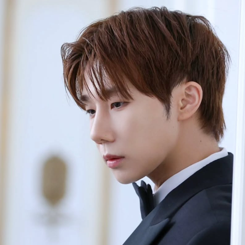 Behind-the-scenes cut of Sungkyu (INFINITE)
