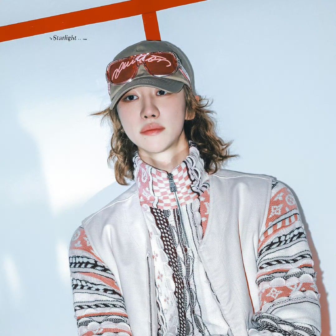 Behind-the-scenes cut of The 8 (SEVENTEEN)