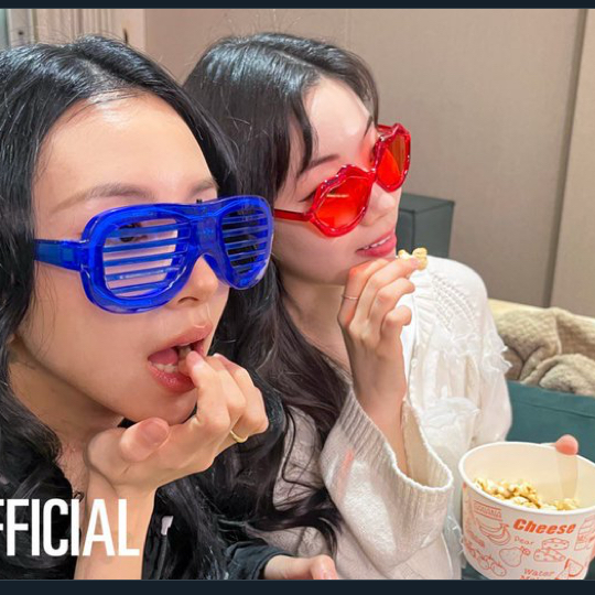 Behind-the-scenes cut of Chaeyoung (TWICE)