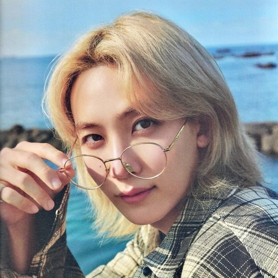 A moment captured by Jeonghan (SEVENTEEN)'s fan