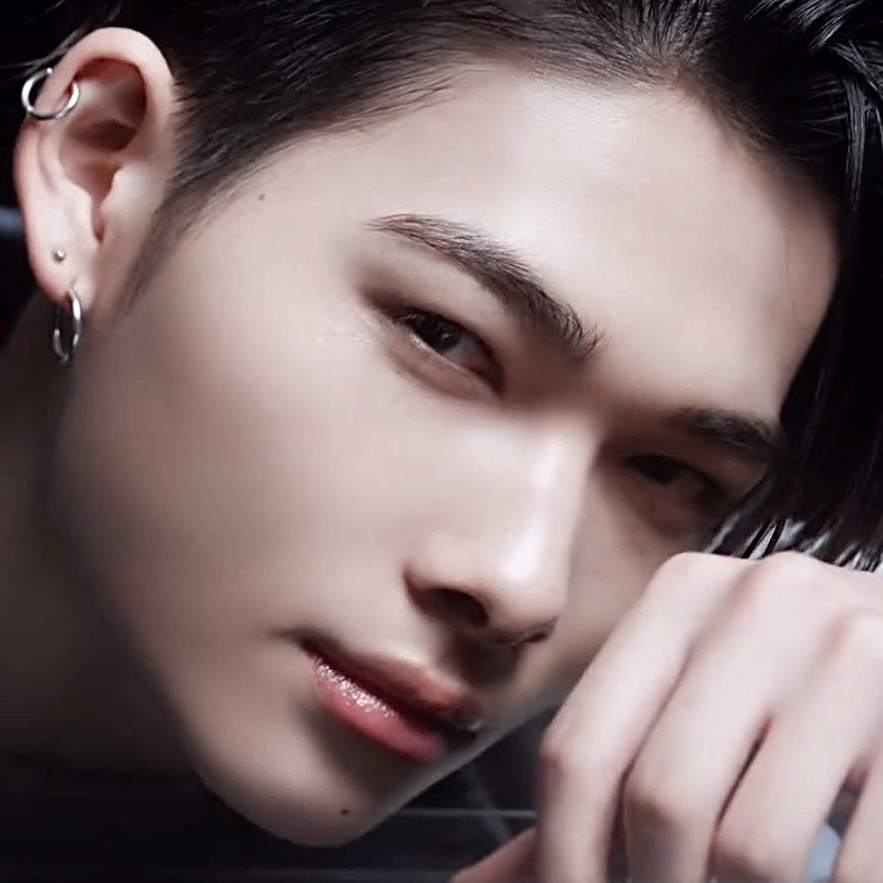 Recent activity shot of NI-KI (ENHYPEN)