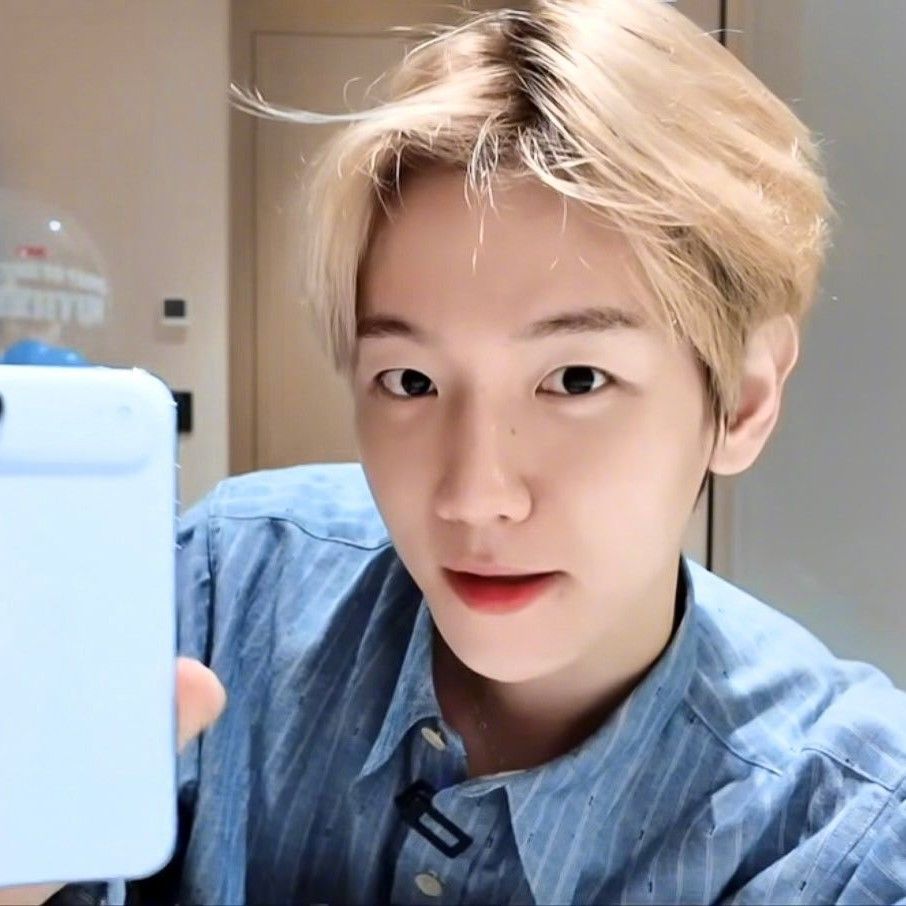 Foto terbaru Baekhyun (EXO)