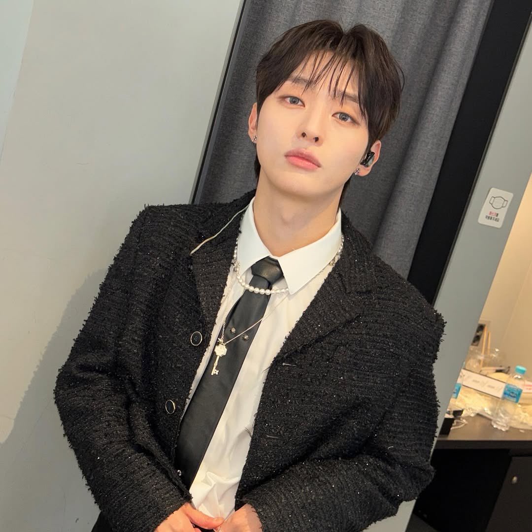 Behind-the-scenes cut of Yoon Jisung