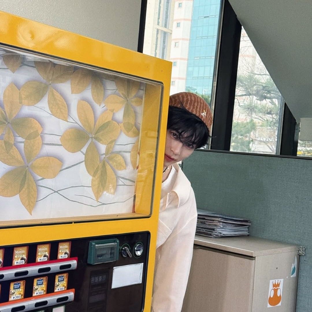 Latest photo of Sung Hanbin (ZEROBASEONE)