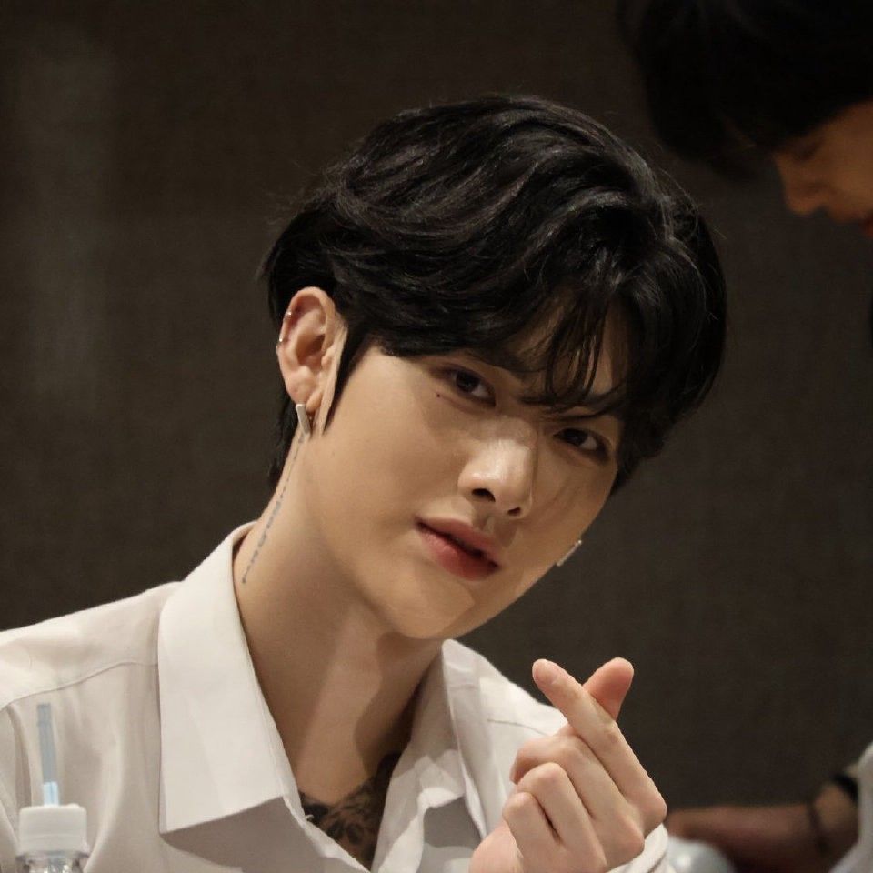 Behind-the-scenes cut of Ricky (ZEROBASEONE)