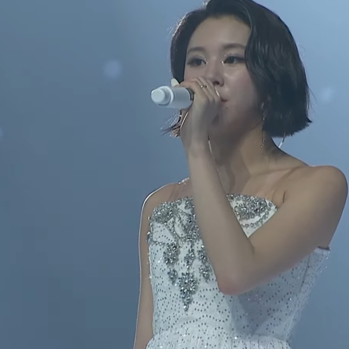 A moment captured by Chaeyoung (TWICE)'s fan