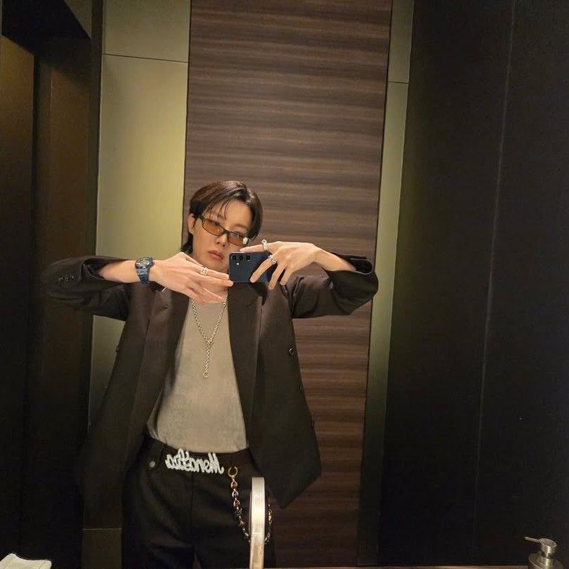 J-hope (防彈少年團)的最新活動照片