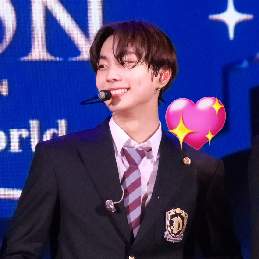 A moment captured by Jungwon (ENHYPEN)'s fan