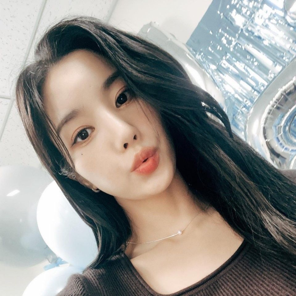 Behind-the-scenes cut of Kwon Eunbi