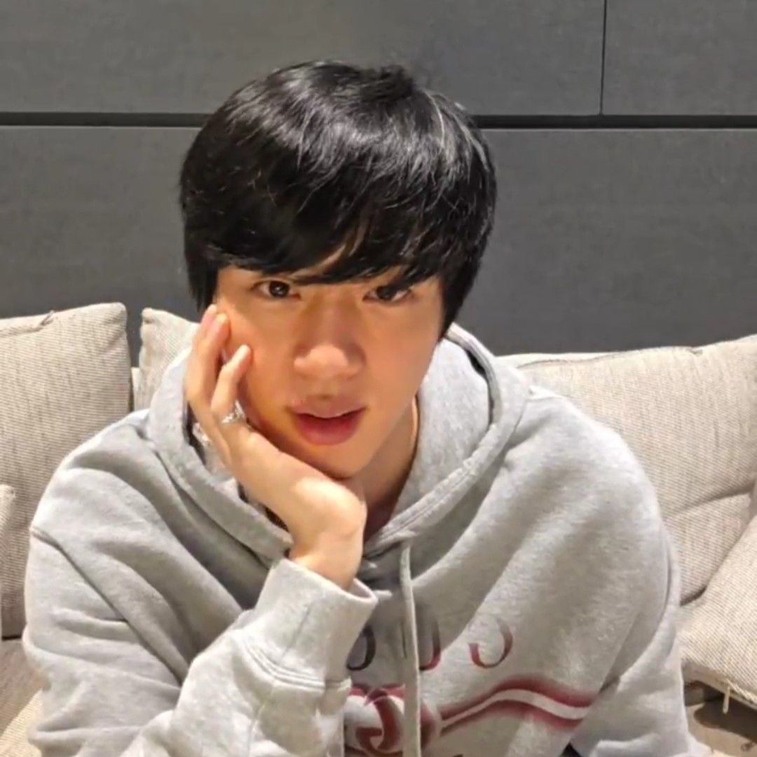 진 (방탄소년단) 최근 활동샷