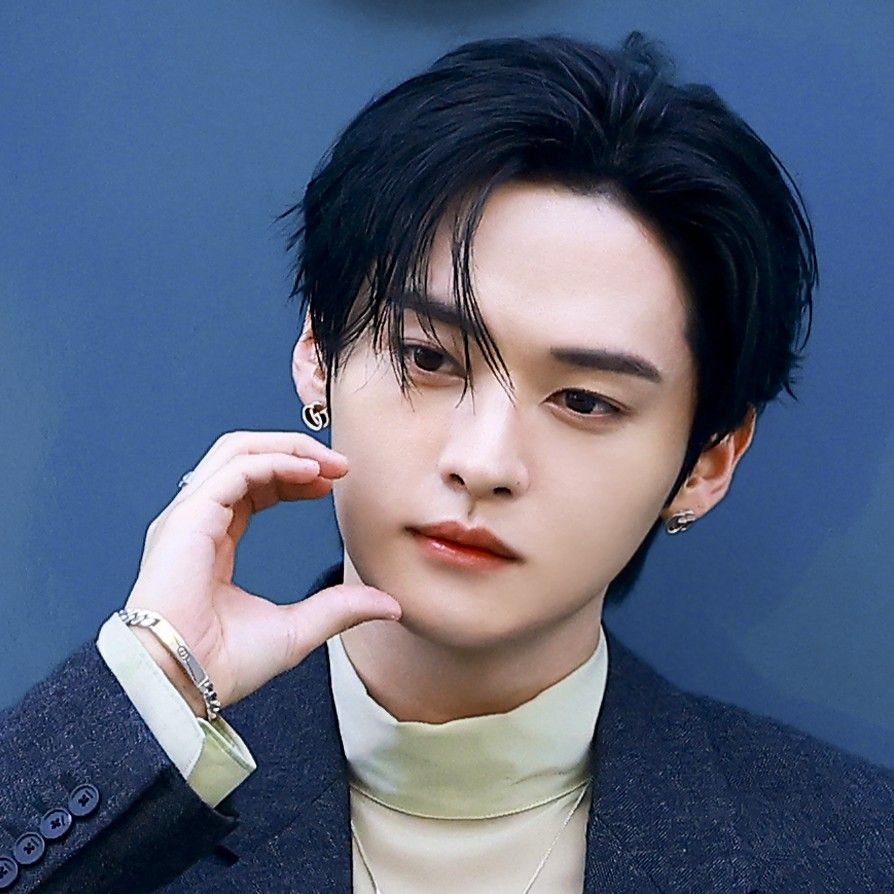 A moment captured by Lee Know (Stray Kids)'s fan
