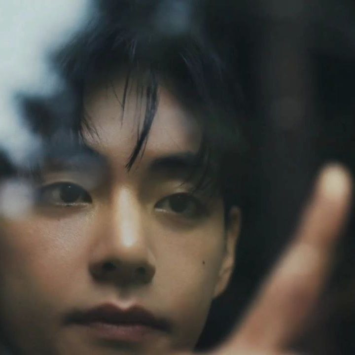 뷔 (방탄소년단) 최근 활동샷