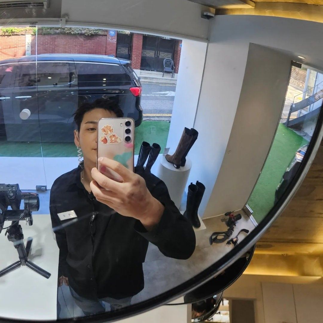 Behind-the-scenes cut of Baekho