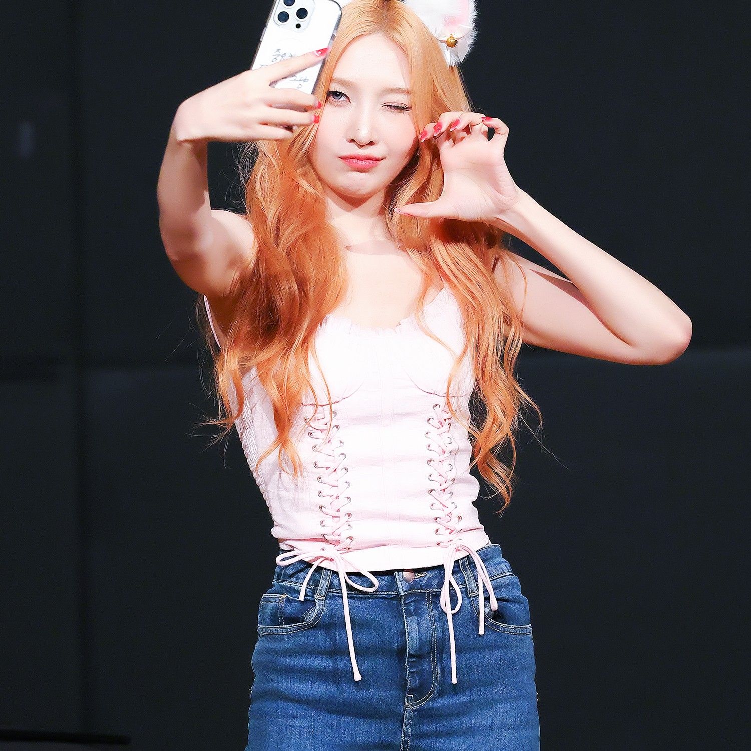 Recent activity shot of Joy (Red Velvet)