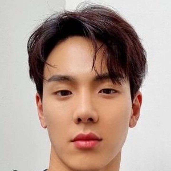 Recent activity shot of Shownu (MONSTA X)
