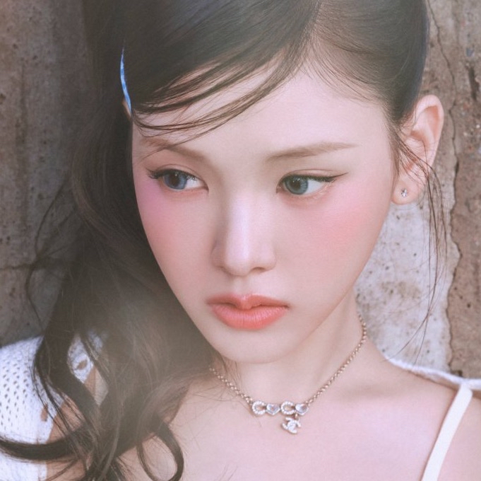 Latest photo of Yihyun (Baby DONT Cry)