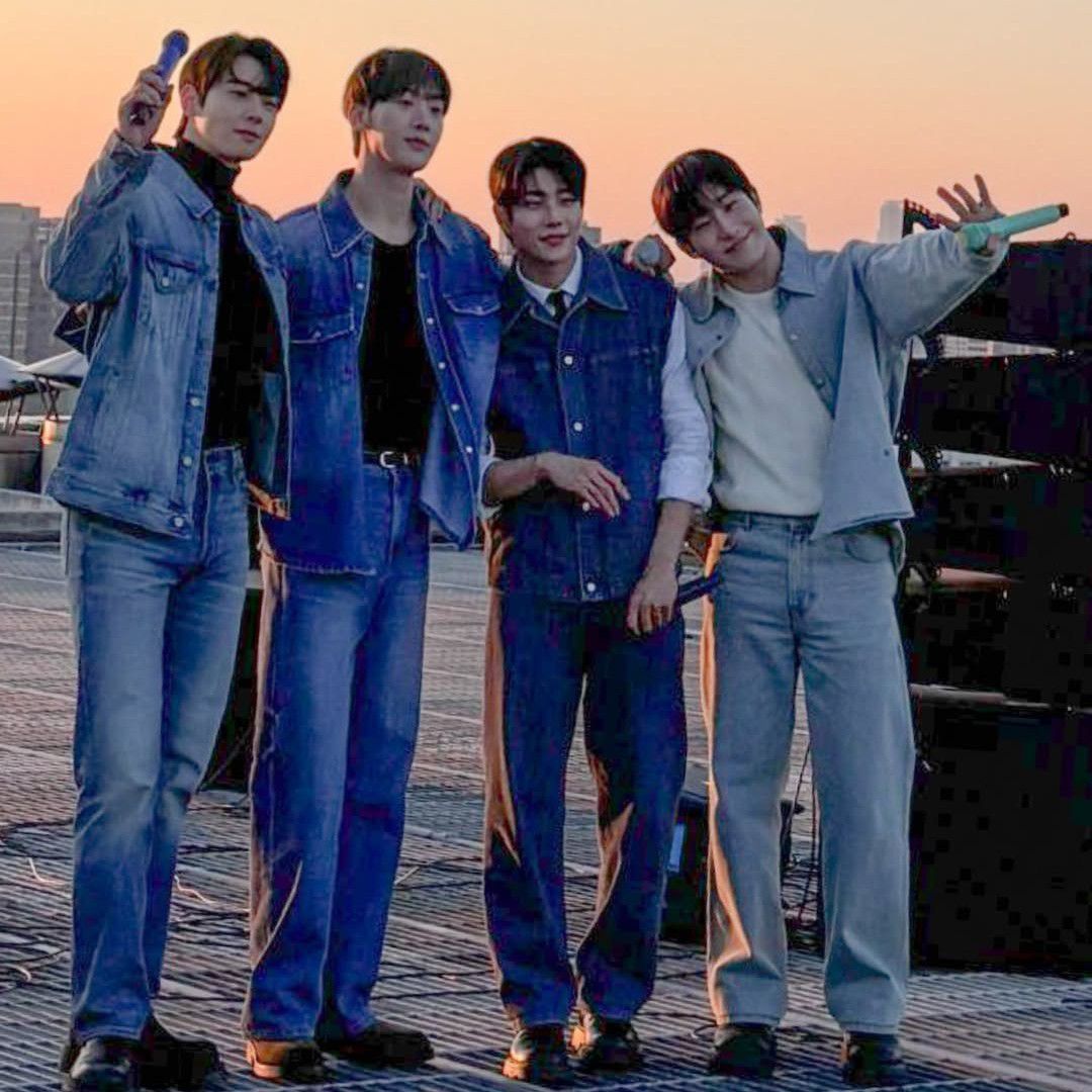 Latest photo of Jinjin (ASTRO)