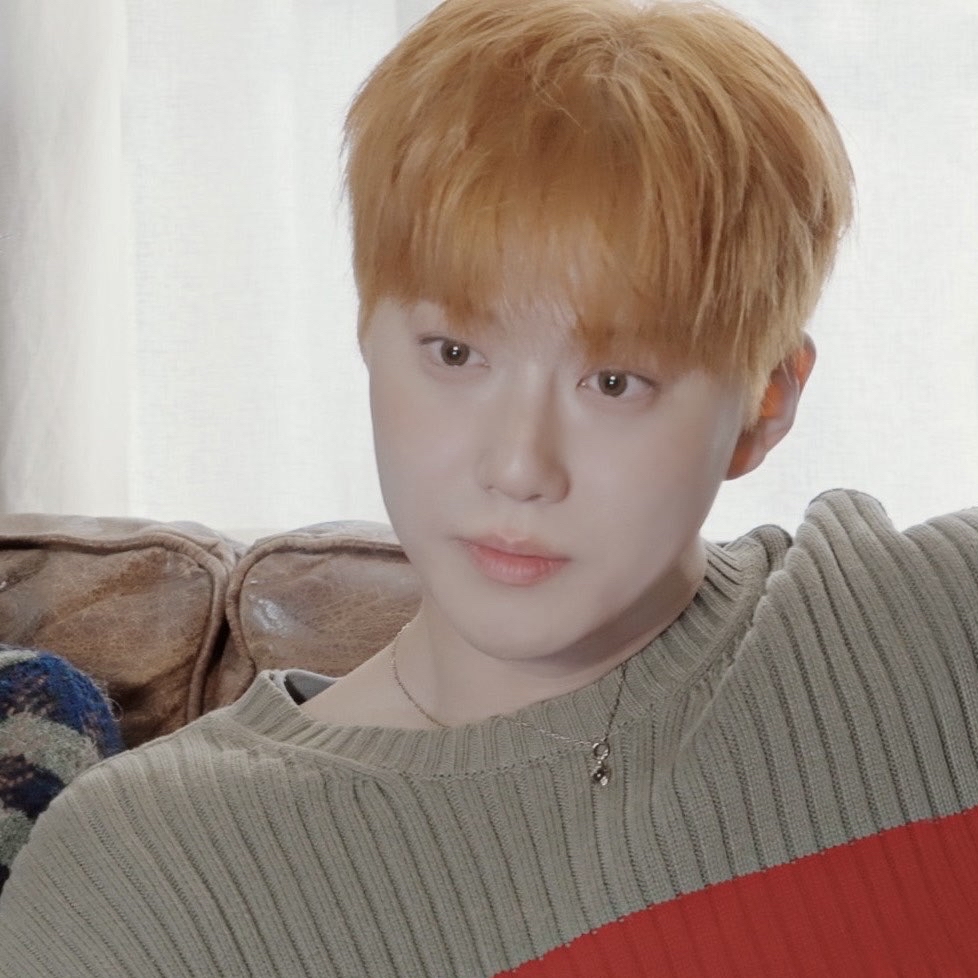 Behind-the-scenes cut of Suho (EXO)