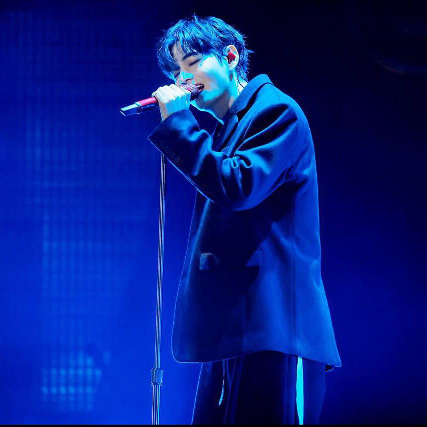 Latest photo of V (BTS)