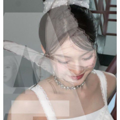 Behind-the-scenes cut of ISA (STAYC)