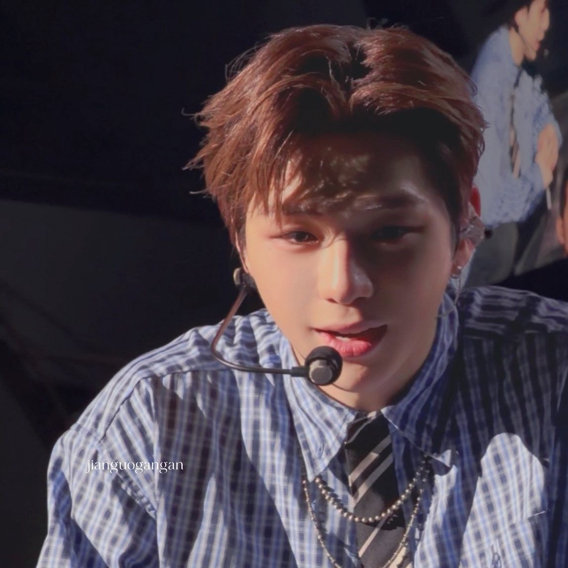 강다니엘 최근 활동샷