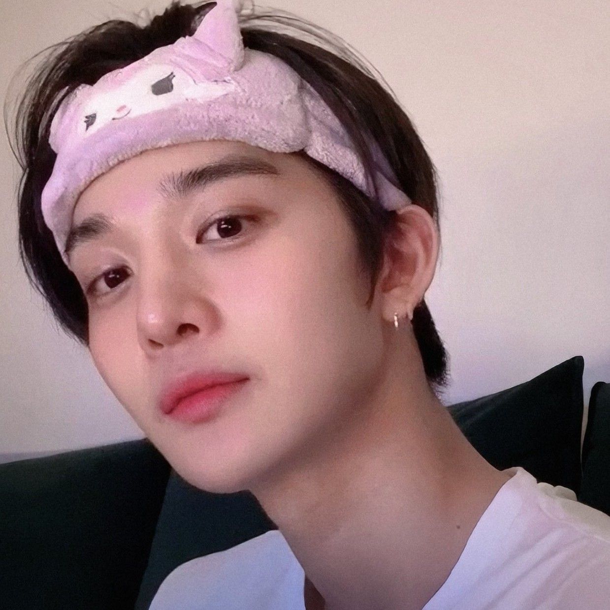 Behind-the-scenes cut of Bae Jinyoung
