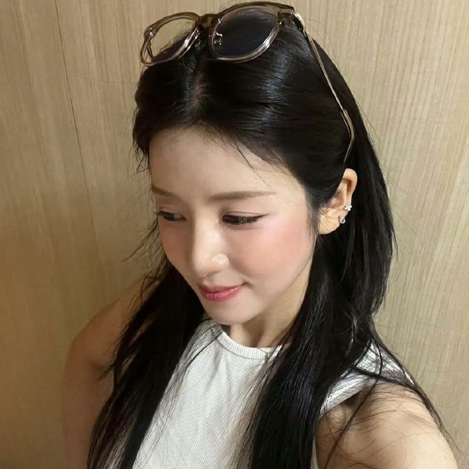 朴初珑 (Apink)的最新照片