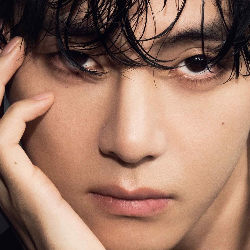 V (防弹少年团)的最新照片