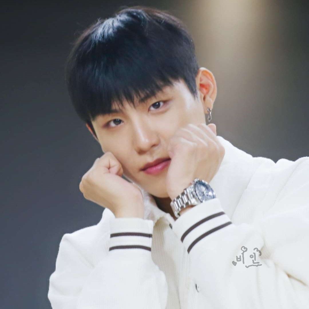 A moment captured by Park Woojin (AB6IX)'s fan
