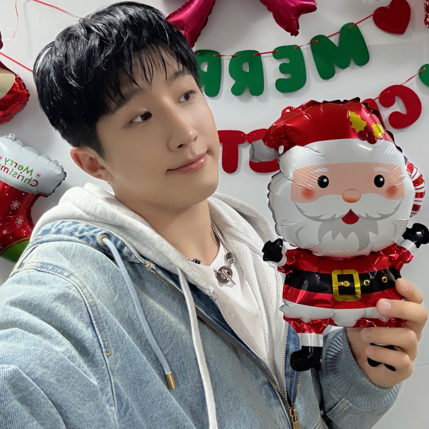 A moment captured by Jinjin (ASTRO)'s fan