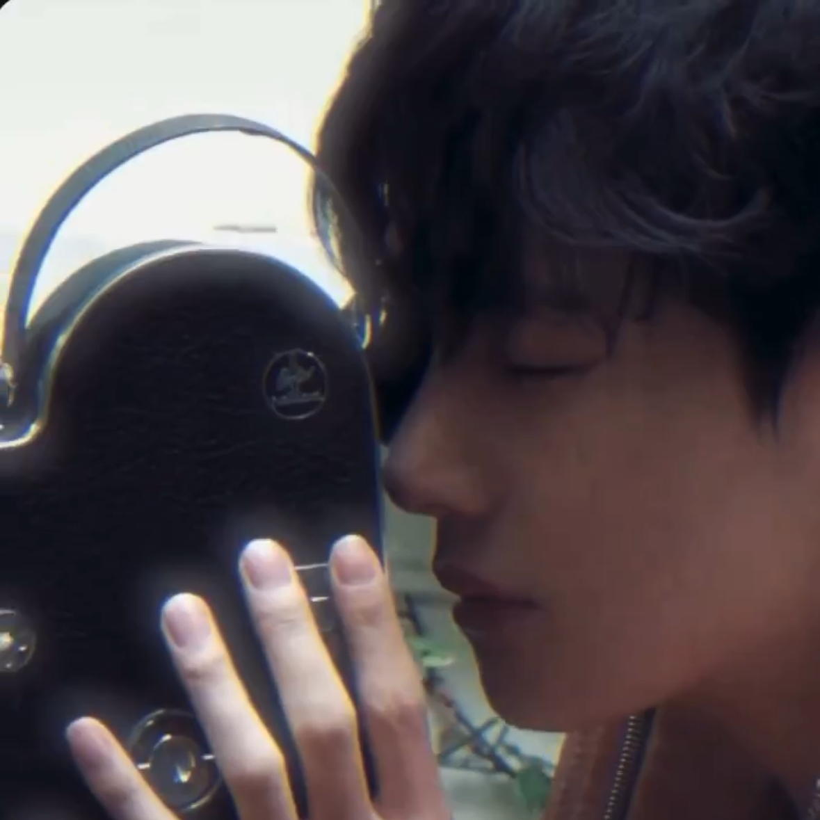 뷔 (방탄소년단)의 최신 사진