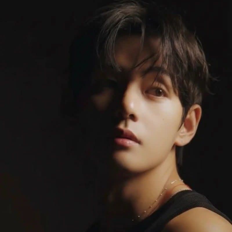 Latest photo of V (BTS)