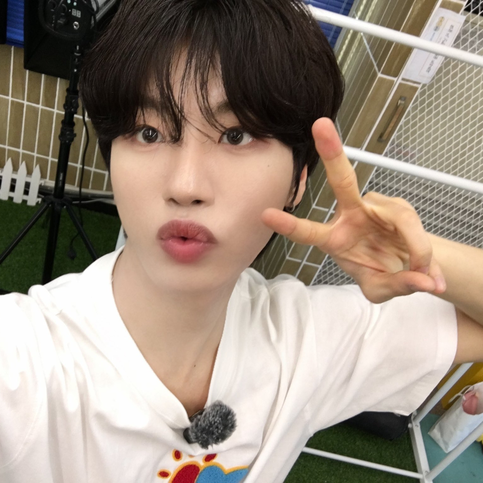 Behind-the-scenes cut of Huiwon (n.SSign)
