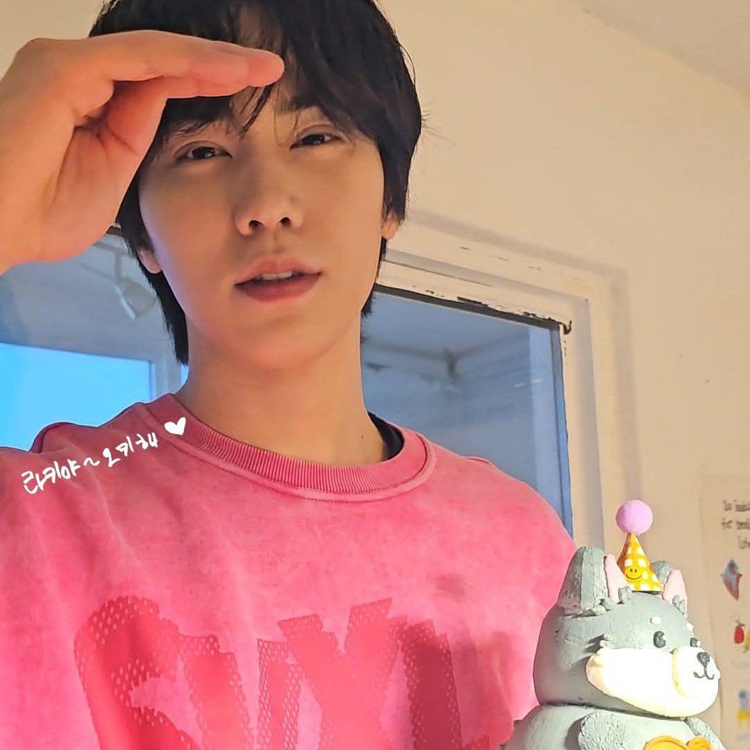 A moment captured by Rocky's fan