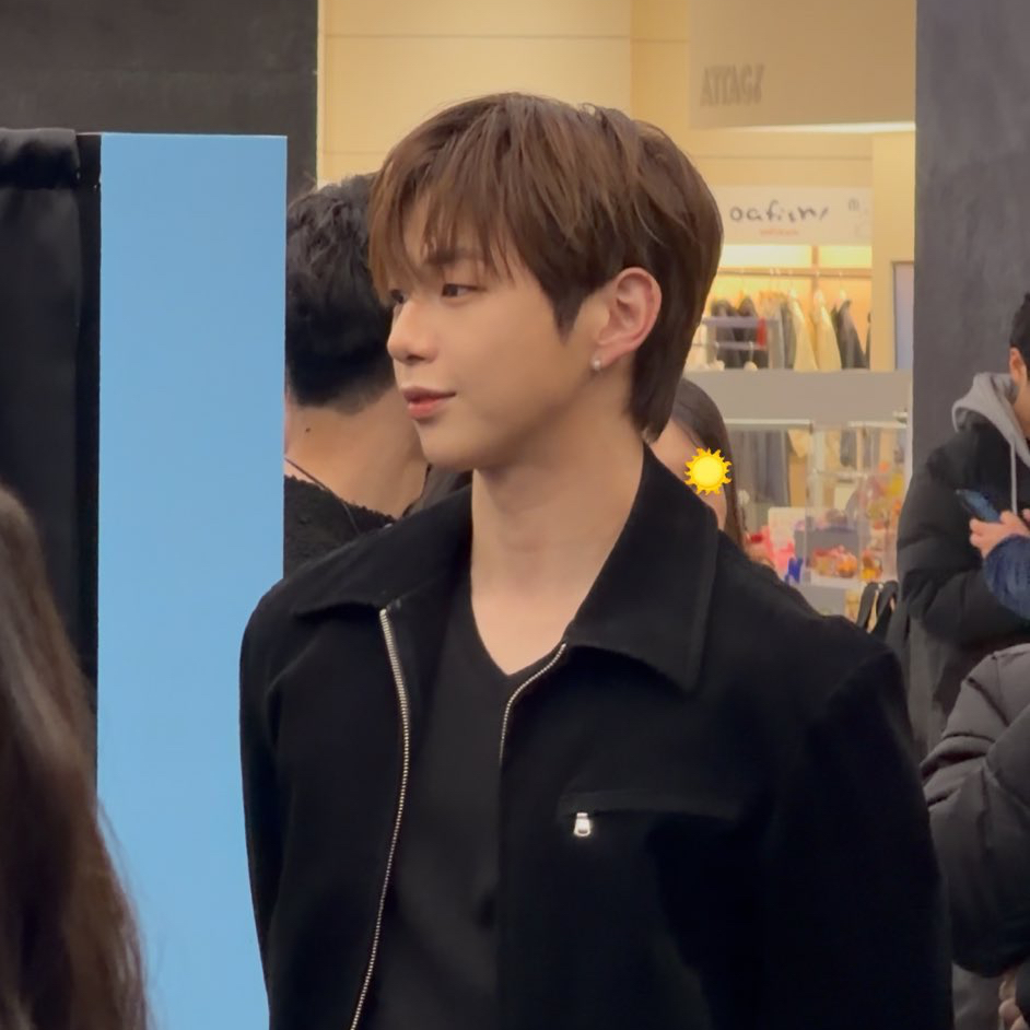 강다니엘 최근 활동샷