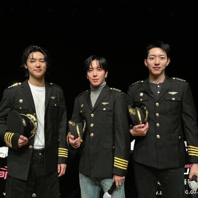 A moment captured by CNBLUE's fan